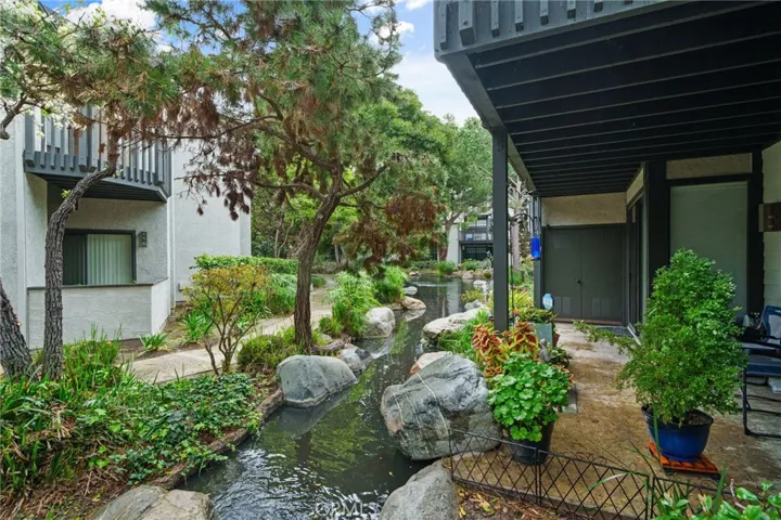 2534 Macarthur O, Santa Ana, California 92704