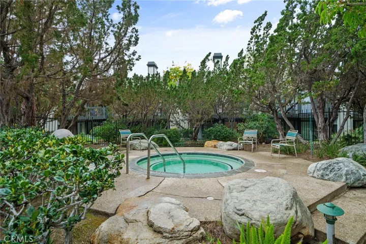 2534 Macarthur O, Santa Ana, California 92704