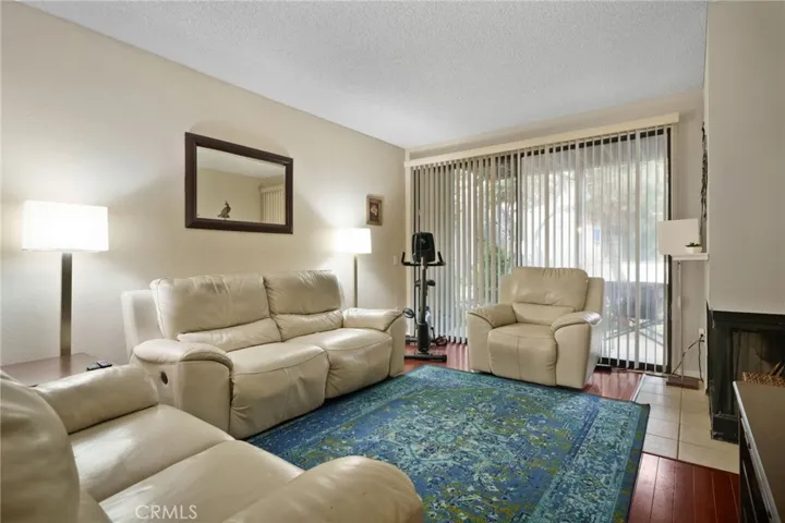 2534 Macarthur O, Santa Ana, California 92704