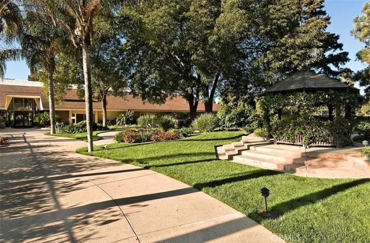 Courtyard at Leisure Village