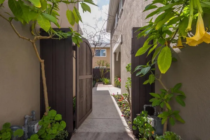 132 Buckthorn Way, Menlo Park, California 94025