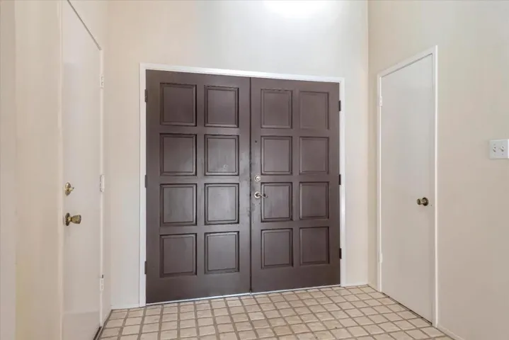 Interior entry area