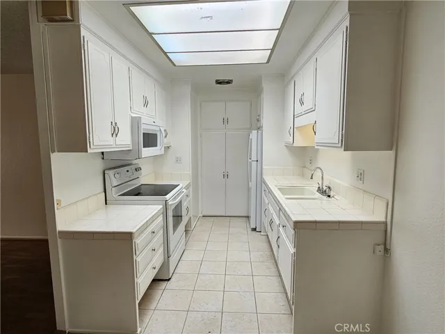 2258 Via Puerta E, Laguna Woods, California 92637