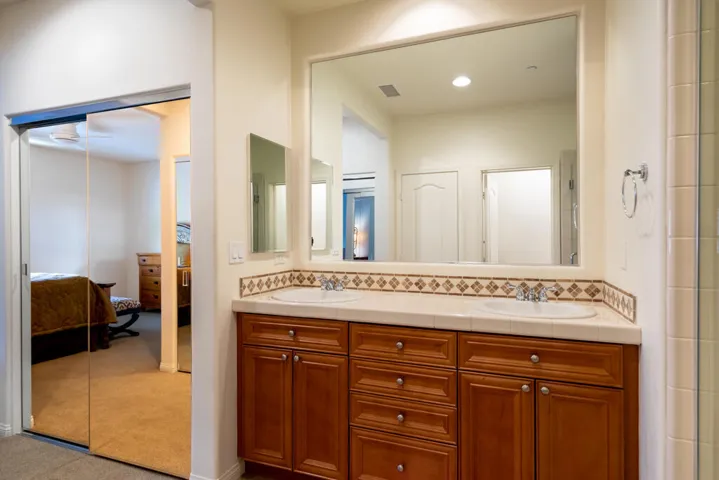 Bedroom 2 Bathroom