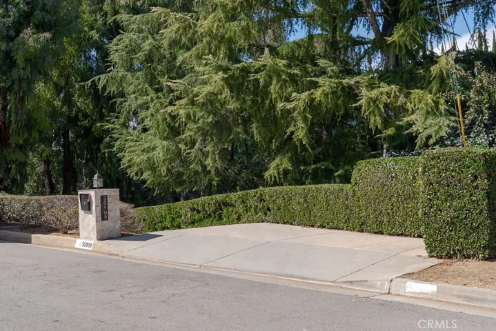 30908 E Sunset Drive S, Redlands, California 92373