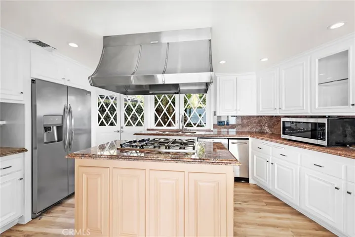615 Bolsana Drive, Laguna Beach, California 92651