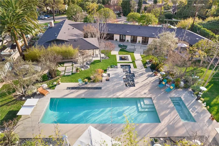 625 W Kenneth Road, Glendale, California 91202