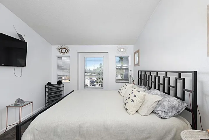 2005 Lakeridge Circle Unit 302, Chula Vista, California 91913