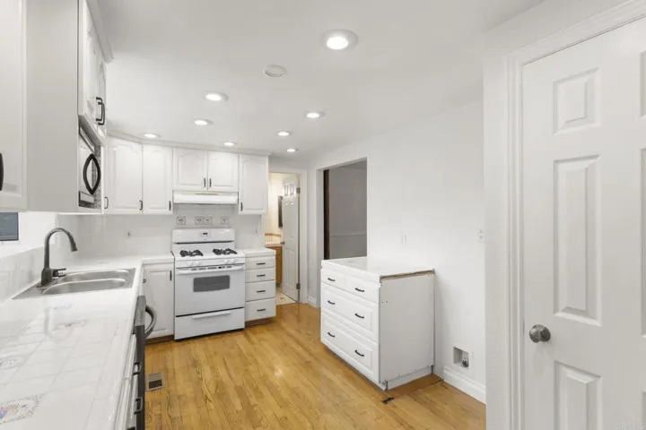 359 Davos Drive, Crestline, California 92325