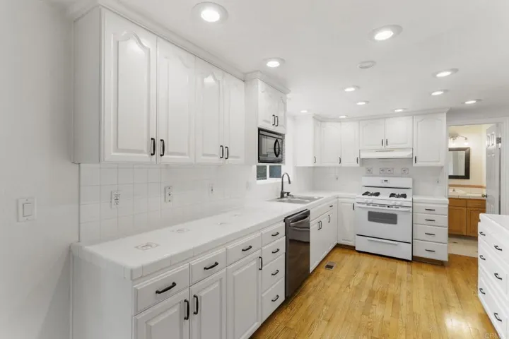 359 Davos Drive, Crestline, California 92325