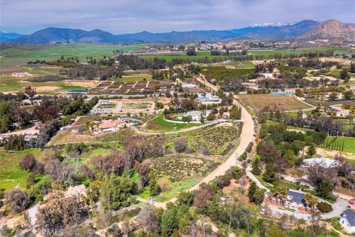 Right in the heart of Temecula Wine Country