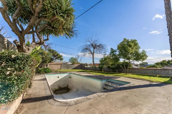 710 E. Walnut Burbank_ Low Res  034