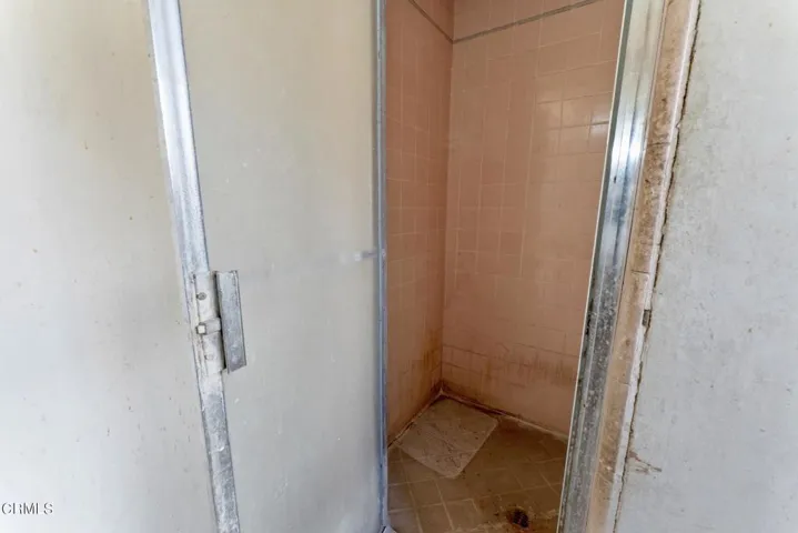 710 E. Walnut Burbank_ Low Res  017