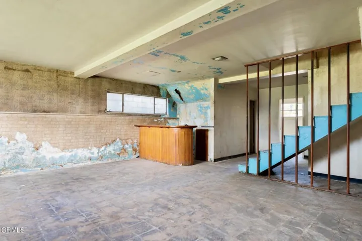710 E. Walnut Burbank_ Low Res  021