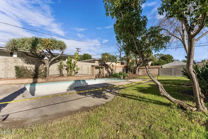 710 E. Walnut Burbank_ Low Res  030