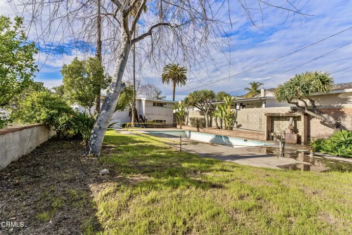 710 E. Walnut Burbank_ Low Res  031