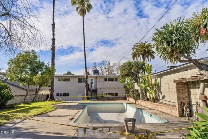 710 E. Walnut Burbank_ Low Res  032