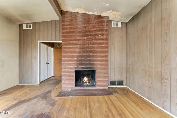 710 E. Walnut Burbank_ Low Res  006