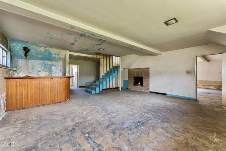 710 E. Walnut Burbank_ Low Res  022