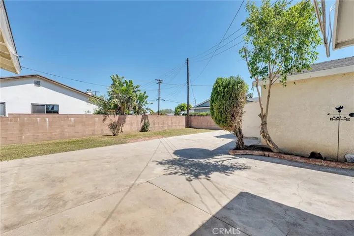 16522 Tuba Street, North Hills, California 91343
