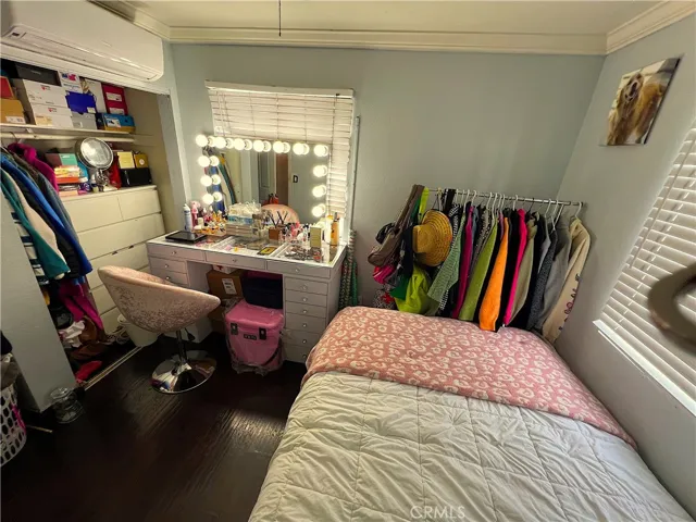 upstairs 2nd bedroom