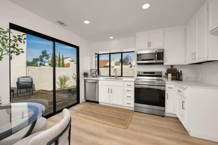 6 Barcelona Circle, None, California 94065