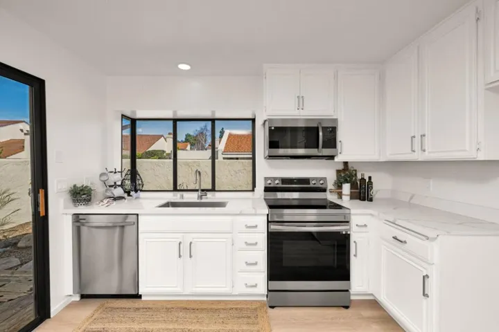 6 Barcelona Circle, None, California 94065