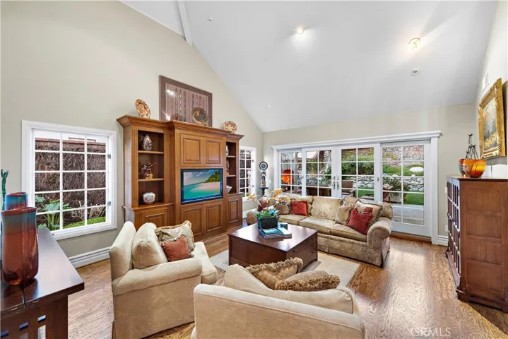 249 Avenida Vista Del Oceano, San Clemente, California 92672