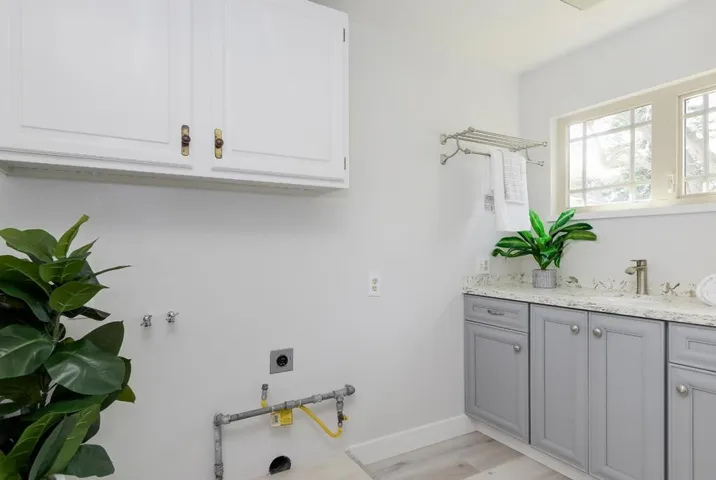 1617 Dallas Court, Los Altos, California 94024