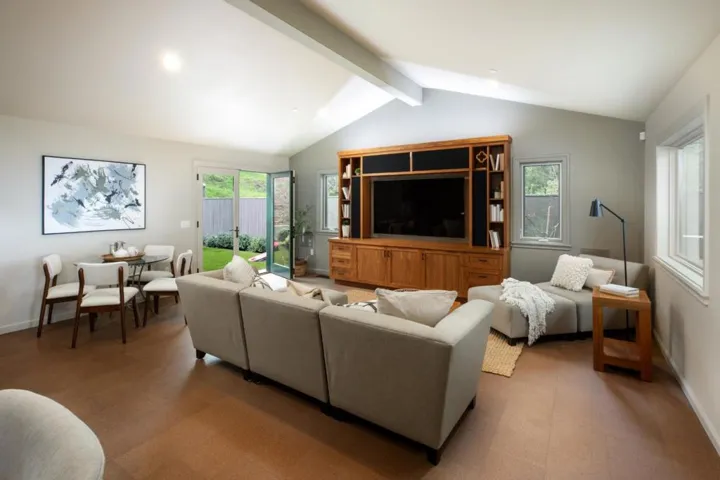 18 S Palomar Drive, Redwood City, California 94062