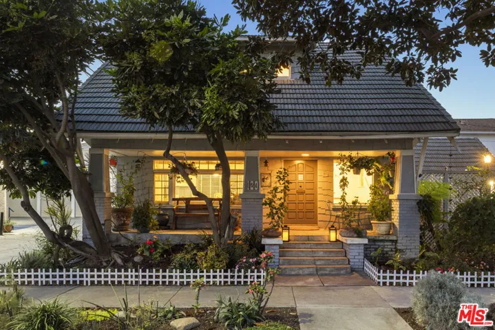 129 Esperanza Avenue, Long Beach, California 90802