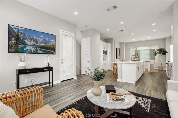 13 Ebb Tide Circle, Newport Beach, California 92663