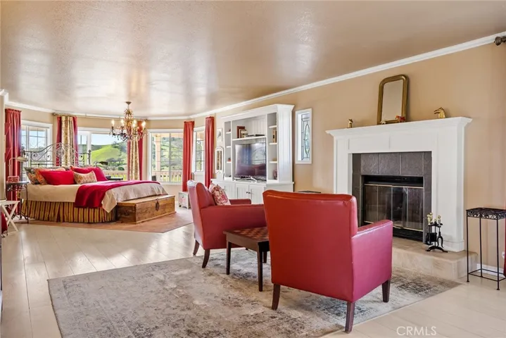Seating in front of fire place (gas)