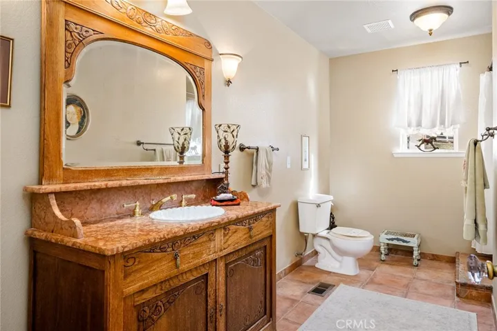 Guest bathroom downstairs with shower