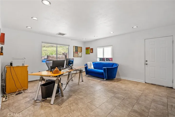 Converted office, room 2 with separate entrance
