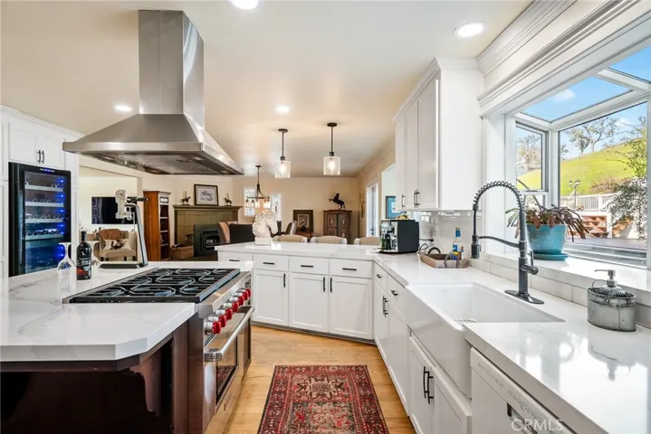 Farm sink, generous counter space