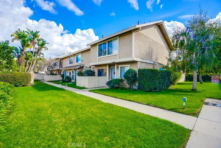 10125 De Soto Avenue 14, Chatsworth, California 91311