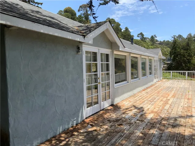800 Hillcrest Drive, Cambria, California 93428