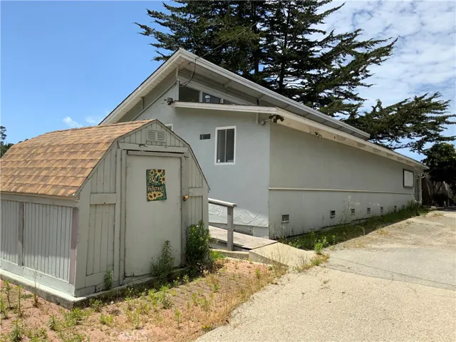 800 Hillcrest Drive, Cambria, California 93428