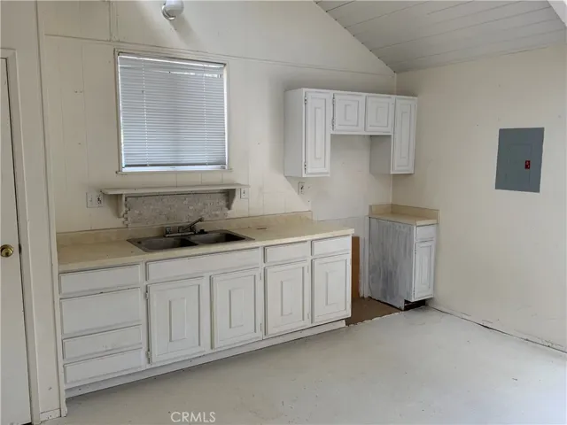 800 Hillcrest Drive, Cambria, California 93428