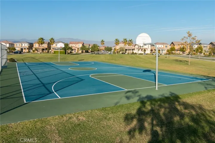 718 Nile River Dr., Oxnard, California 93036