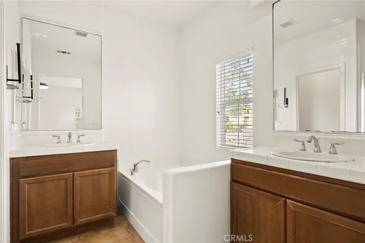 718 Nile River Dr., Oxnard, California 93036