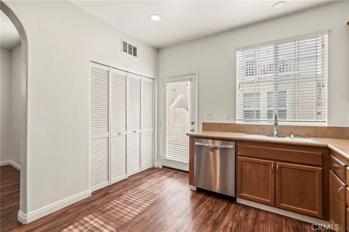 718 Nile River Dr., Oxnard, California 93036