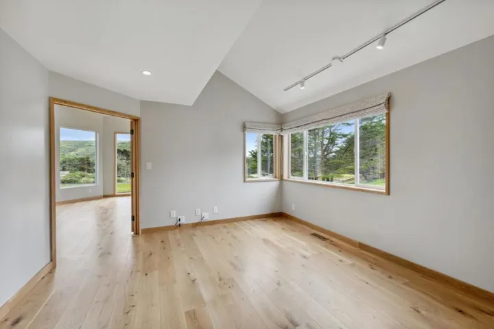 131 Tunitas Creek Road, Half Moon Bay, California 94019