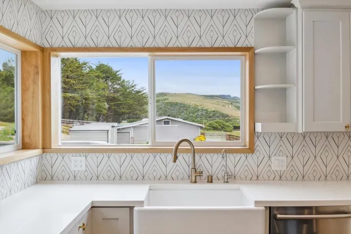 131 Tunitas Creek Road, Half Moon Bay, California 94019