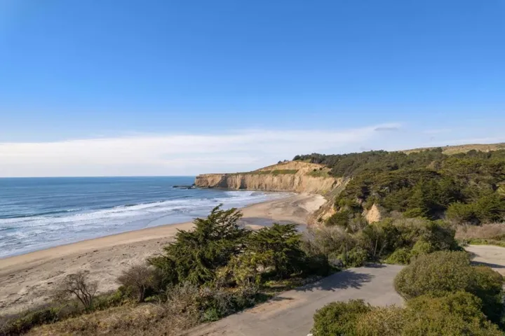 131 Tunitas Creek Road, Half Moon Bay, California 94019