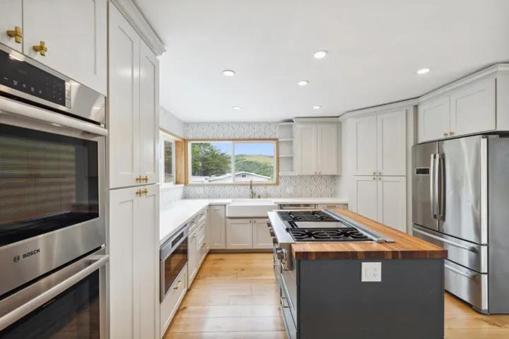 131 Tunitas Creek Road, Half Moon Bay, California 94019