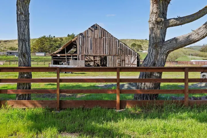 131 Tunitas Creek Road, Half Moon Bay, California 94019