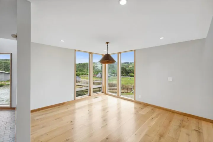 131 Tunitas Creek Road, Half Moon Bay, California 94019