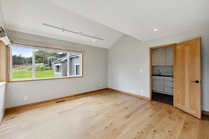 131 Tunitas Creek Road, Half Moon Bay, California 94019